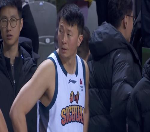 大打出手！4次奪權(quán)恐遭CBA重罰，球迷吵作一團(tuán)：落后方憑啥不能投