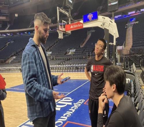 楊瀚森：阿夫迪亞一直在盡力幫助我，他是一位很棒的隊(duì)友