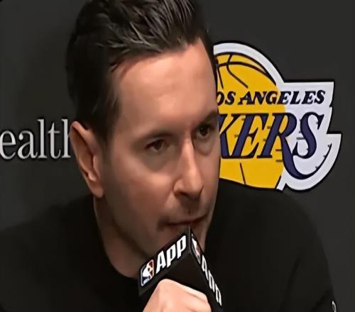 大勝奇才！雷迪克發(fā)布會(huì)爆贊2核心，詹姆斯也提艾頓都希望其暴走