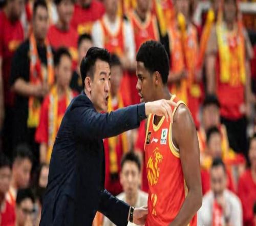 CBA鏖戰(zhàn)夜：山東絕地反擊，廣廈低分鎖勝，積分榜再洗牌