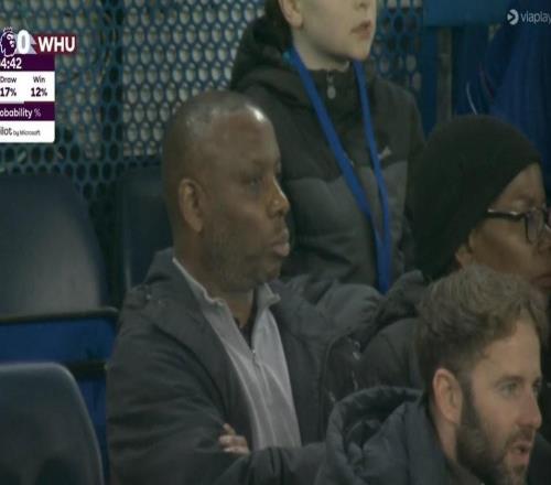 兒子帶隊(duì)對(duì)陣自己的前東家，老羅塞尼爾現(xiàn)場(chǎng)看切爾西vs西漢姆