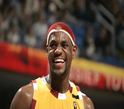 騎士國王公牛3方超大交易，幕后贏家詹皇！勒布朗回家?guī)?后衛(wèi)奪冠