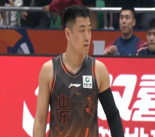 山東男籃末節(jié)逆轉(zhuǎn)廣州，陶漢林決勝時刻立功，雙小外砸歪籃筐