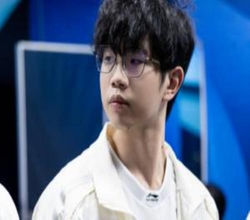 感覺把工作打沒了！Photic接連被Viper爆線單殺全場(chǎng)僅拿到4125