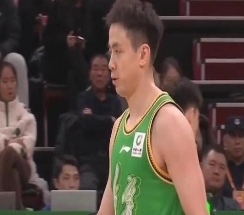 遼寧外教烏戈：趙繼偉和李曉旭在艱難時刻扛起球隊(duì)，是很棒的領(lǐng)袖