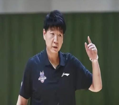 險(xiǎn)勝?gòu)V州，邱彪：第二、三節(jié)的表現(xiàn)對(duì)不起球迷，疲勞不是借口