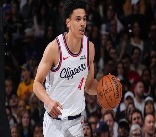 末節(jié)連拿8分！快船鋒線新秀其實是有能力承擔起更多責任的