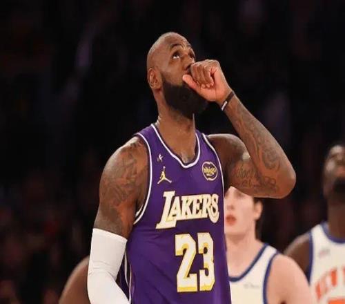 美记:詹姆斯和湖人马上要分手了,我可以肯定!