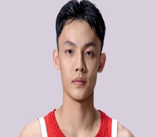 晚上10点官宣!中国男篮公布21人名单:赵睿、徐杰领衔,周琦落选