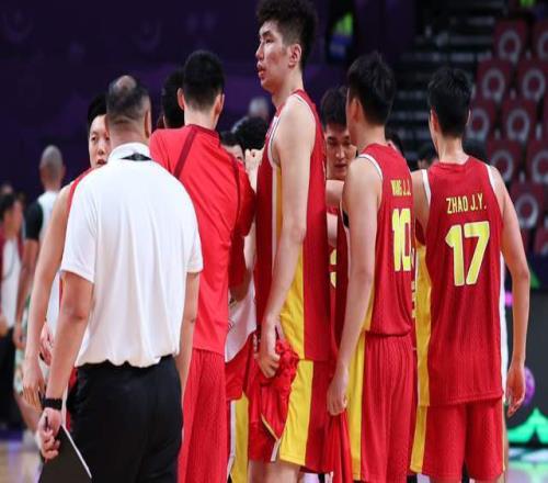 中国男篮21人集训大名单出炉!广东三人入选,本土得分王再次无缘