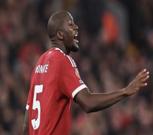 卡拉格：我認為科納特不會續約利物浦會簽一個真正的中后衛