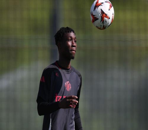 曼聯中場新希望！外租19歲新星獲重用，控球+搶斷能力出眾