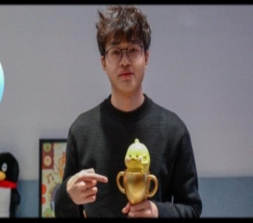 BLG發布xun生日開箱視頻：感謝粉絲們的禮物與精心布置的甜品臺