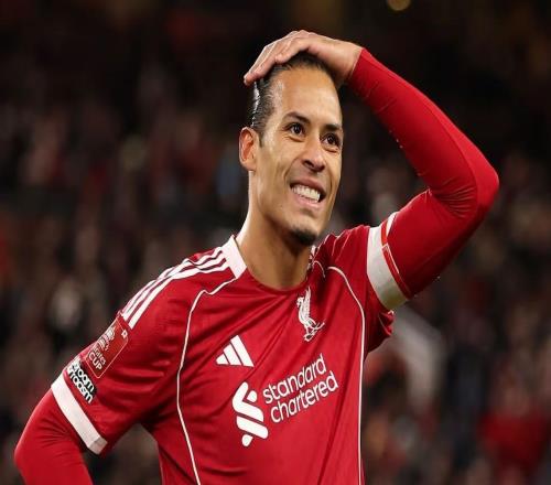 古利特：范戴克本賽季確實犯了不少錯誤，有些失誤非常反常