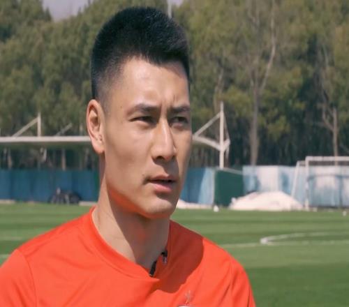 天選打工人，杜佳效力海港期間僅出場1次，隨隊奪得4座冠軍