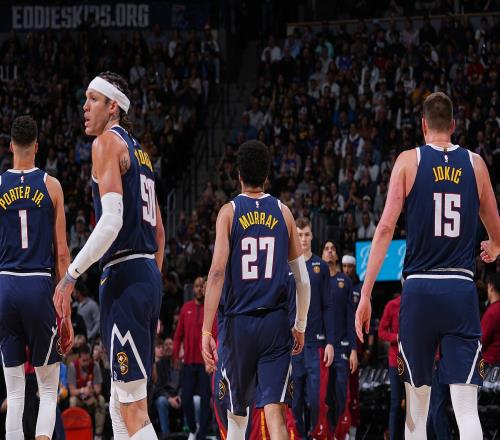 波特表示球迷認(rèn)為隊(duì)友表現(xiàn)突出是因?yàn)榧s基奇其實(shí)有些系列賽是穆雷的貢獻(xiàn)_NBA直播