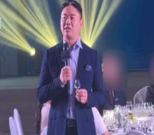 劉強東給春節在崗員工發錢！連續9天日均新增投入1.5億