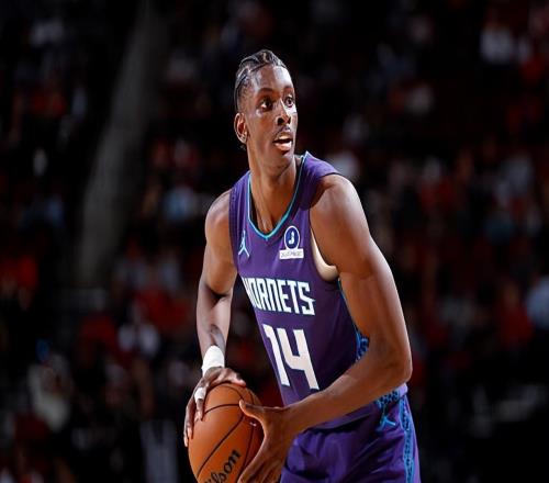 攻防兩端都打爆了火箭內(nèi)線！昔日快船棄將在黃蜂真是越打越好了