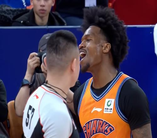 CBA名記喊話古德溫：王少杰受傷，你應該出來點評一下才科學