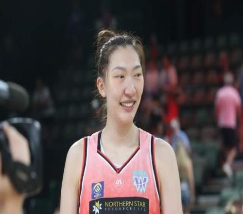 保6沖4！宮魯鳴夠霸氣，透露女籃世界杯目標，韓旭李月汝敲定歸期