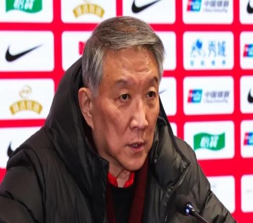 首場就贏56分！高調喊出“世界前4”，中國女籃主帥真猛