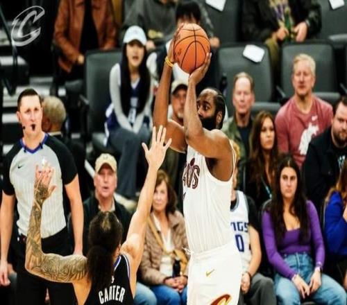 拉鋸戰(zhàn)！騎士三分18中5仍領(lǐng)先2分：哈登首秀6中1，阿倫17分8板