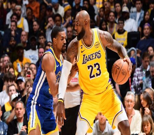 庫里詹皇耳語引猜想！勇士多人獻擁抱證地位41歲單核20+10刷紀錄