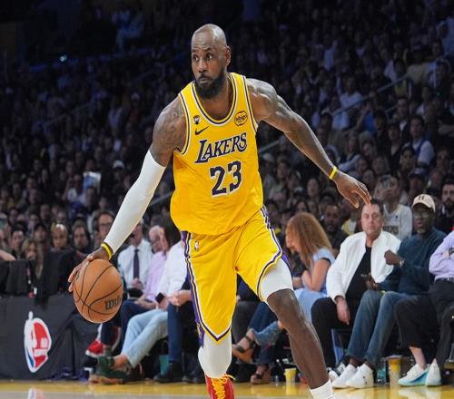 西部排名又變了：湖人追平火箭，快船躺掉排名，2隊排名互換