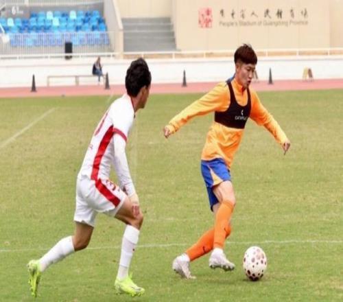 泰山隊熱身賽2比1亞泰20歲梅帥軍“致敬”38歲譚龍