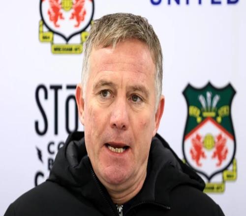 雷克瑟姆老板：在我們看來，主教練帕金森的職位是終身的