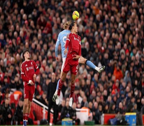 10次，為有統(tǒng)計以來曼城英超客戰(zhàn)利物浦射門最多的上半場