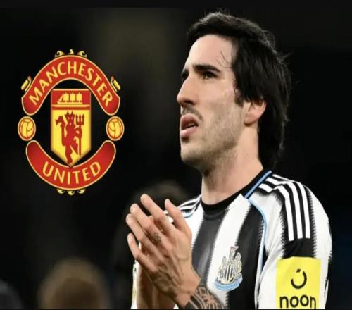 1億英鎊！曼聯(lián)求購胖虎接班人被索高價(jià)還面臨槍手曼城競爭