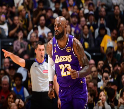 詹姆斯：下半場我們的防守就像在做夢一樣好_NBA直播