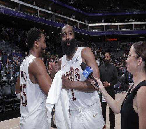 米切爾表示與哈登已有默契這支球隊的進攻難以防守_NBA直播