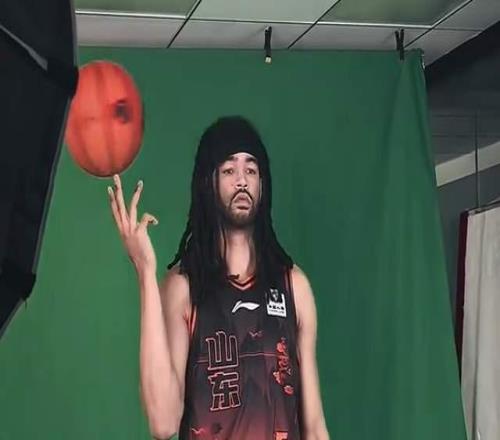 完成注冊！山東大外拍攝寫真，呆呆萌萌，邱彪或用他當奇兵爭季軍