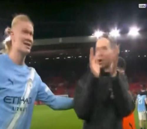 安菲爾德戰(zhàn)勝利物浦，哈蘭德和福登邀請(qǐng)林德斯加入慶祝