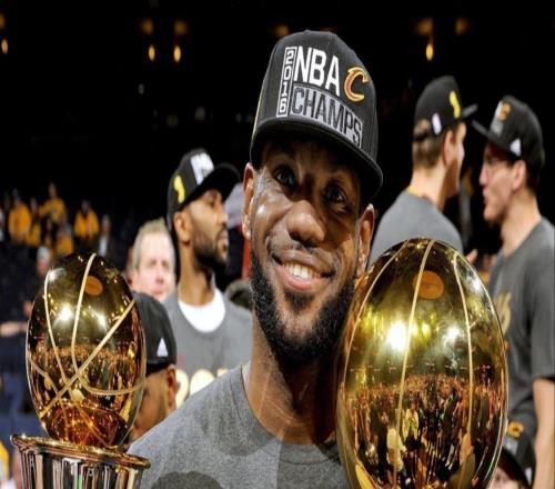 詹姆斯2016年的冠軍不只是超過杜蘭特在勇士的2冠！