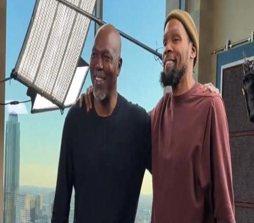 杜蘭特專訪奧拉朱旺！向大夢學(xué)夢幻腳步未來希望在火箭退役球衣