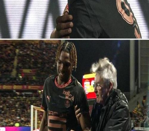 獨(dú)角獸新星雅凱手術(shù)治肩，利物浦補(bǔ)“墻”路重歸原點(diǎn)