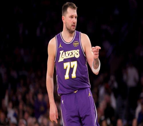 霸气,东契奇表示,随着伤病逐渐消退,湖人队拥有夺冠的实力