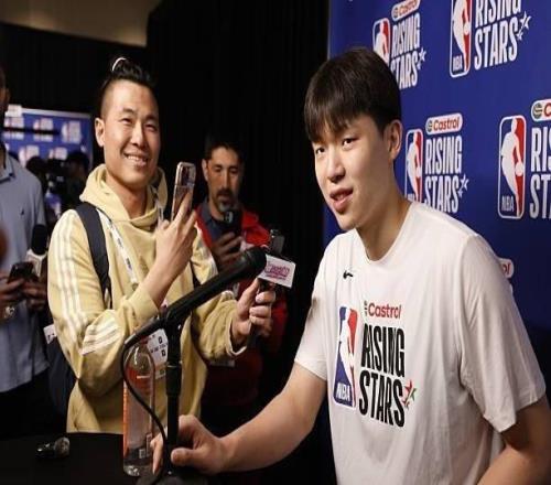 杨瀚森:全明星周末最期待与约基奇聊天,我等不及要亲他了