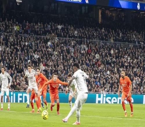 世体:皇马创西甲单赛季获点次数纪录,但在此前却总抱怨裁判