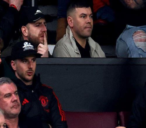 曼联考虑2000万清洗芒特!伤病太多25万周薪太高,换帅后沦为替补