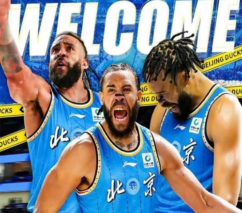 恭喜!38岁麦基联手周琦组双塔冲冠:去年战澳洲联赛单场轰37+14