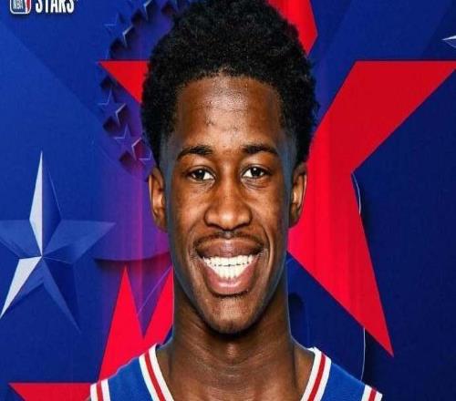 埃奇库姆当选新秀赛MVP:半决赛17分中投绝杀决赛6分罚球绝杀