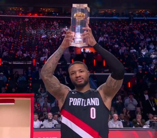 并列历史第一!利拉德29分戴表险胜卫冕冠军3夺三分王追平两传奇