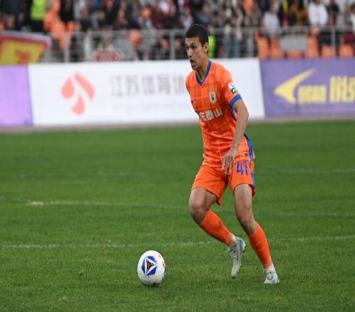 四连签泰山官方宣布与20岁中场依木兰续约至2030年12月_中超直播