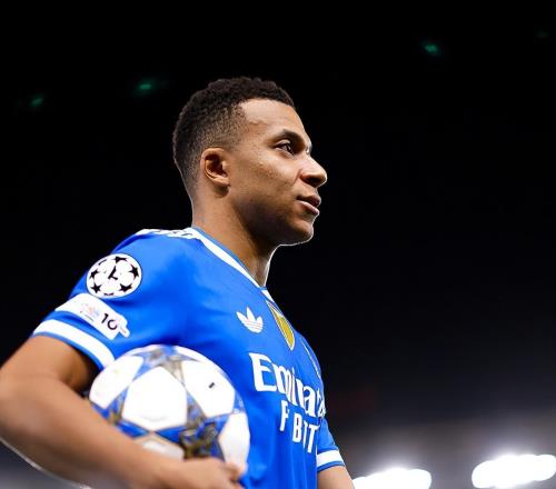 曝姆巴佩伤情反复,俱乐部国家队双线施压,2亿欧射手不敢轮休