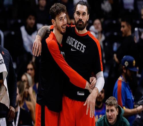 火箭惜售亚当斯3年3900万续约!合同极具性价比,不会拆散双塔