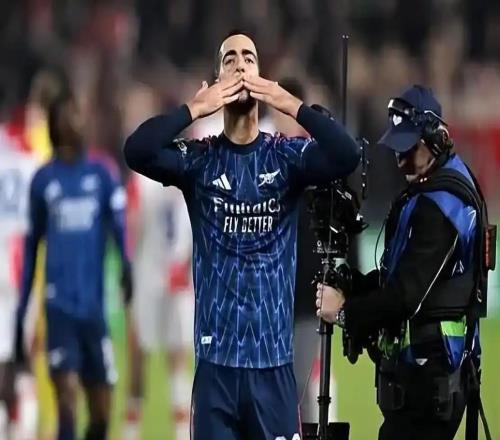 沃茨觉得维尔茨需要“野蛮”一些,梅里诺能得到更多机会